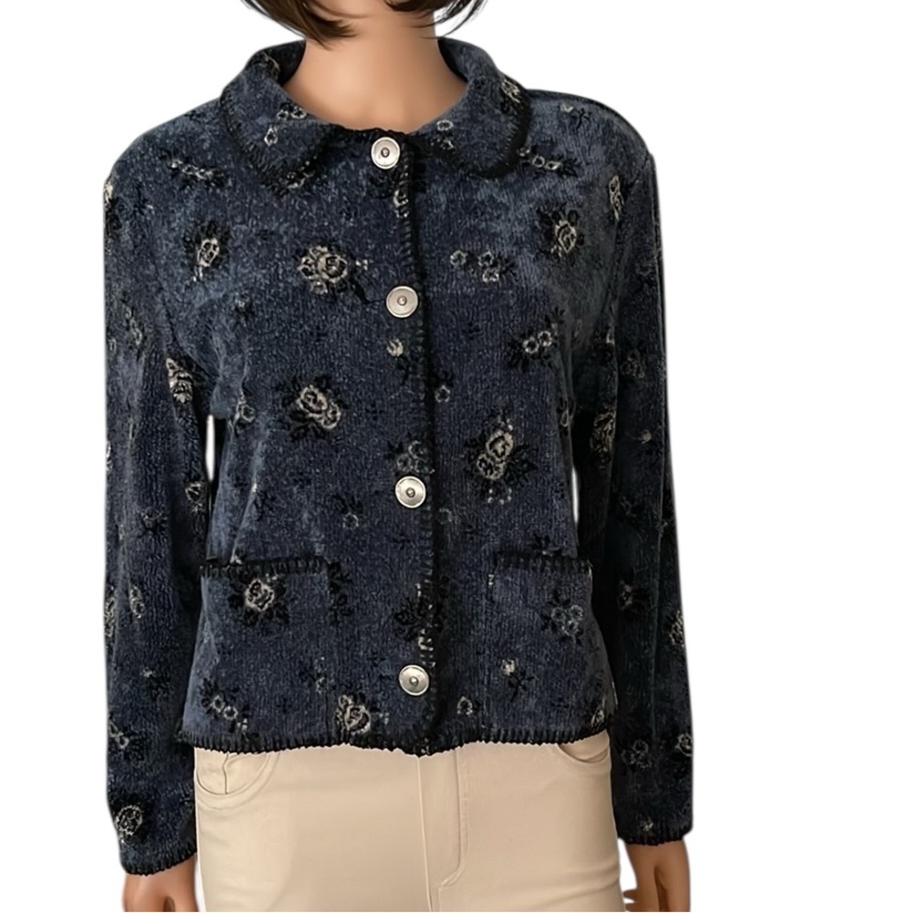 Tsunami Wave Cropped Soft 90’s Sweater Jacket